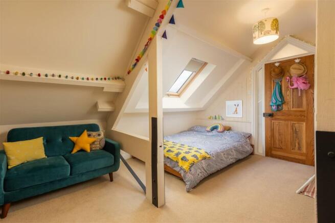 Blacksmiths House Bedroom 2-3.jpg