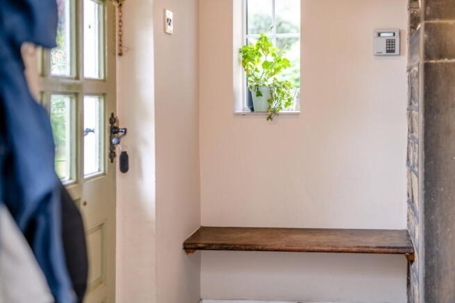 5 bed Detached for sale Image 4