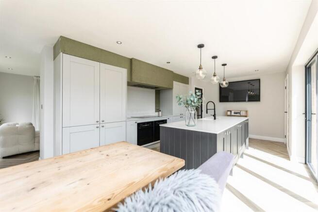 3 bed Detached Bungalow for sale Image 6