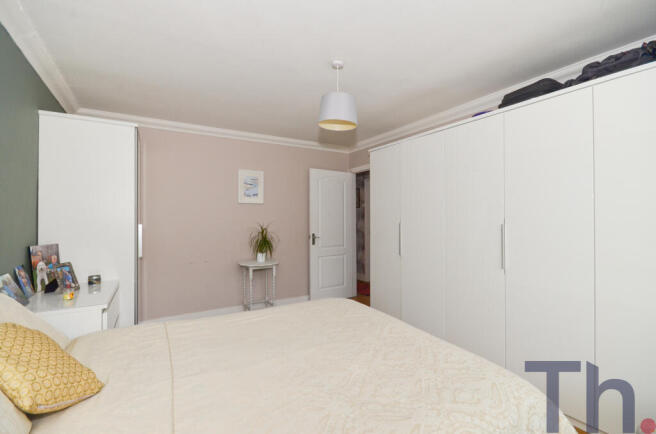 Bedroom 1 (3).JPG