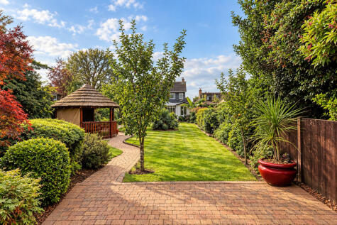 Rawreth Lane, Rayleigh, SS6