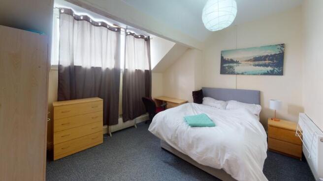 5 bed Terraced to rent Image 4