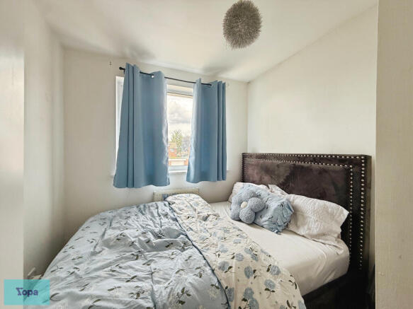 3 bed Semi-Detached for sale Image 11