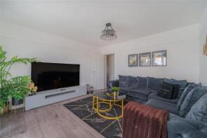 Flat 4, Egmont House, Cromwell Road, Walton-on-thames KT12 3NJ
