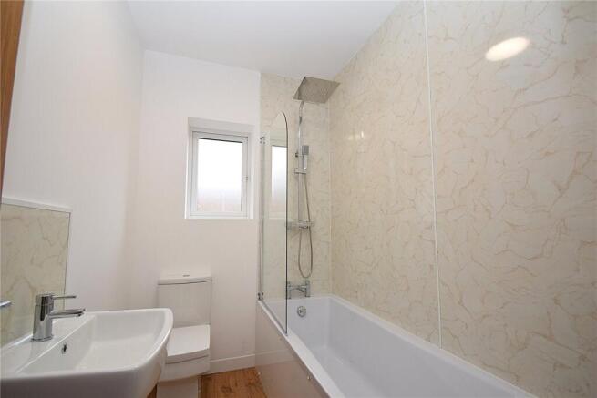 3 bed Terraced to rent Image 8