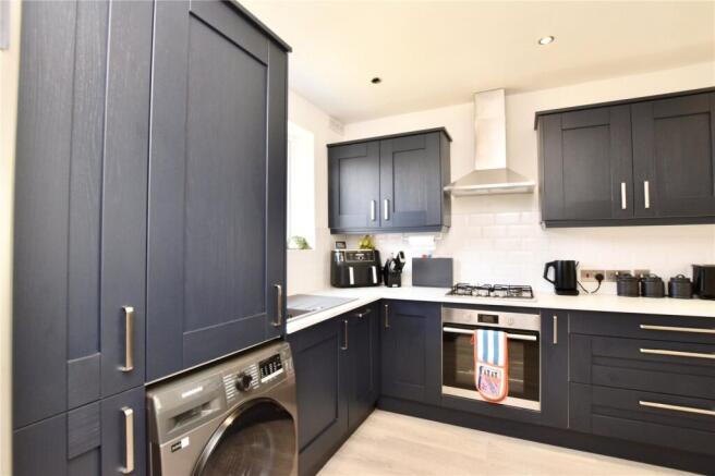3 bed Semi-Detached for sale Image 6