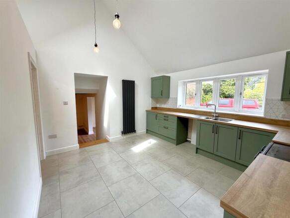 KITCHEN ALT VIEW