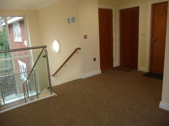 COMMUNAL LANDING
