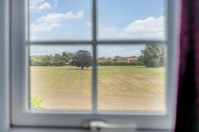 Horseshoes (Tytton Court)-43