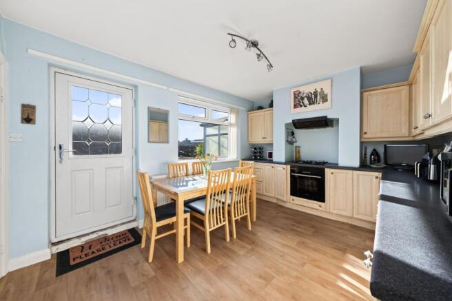 3 bed Semi-Detached for sale Image 7