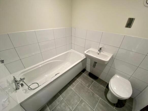 2 bed Flat to rent Image 9