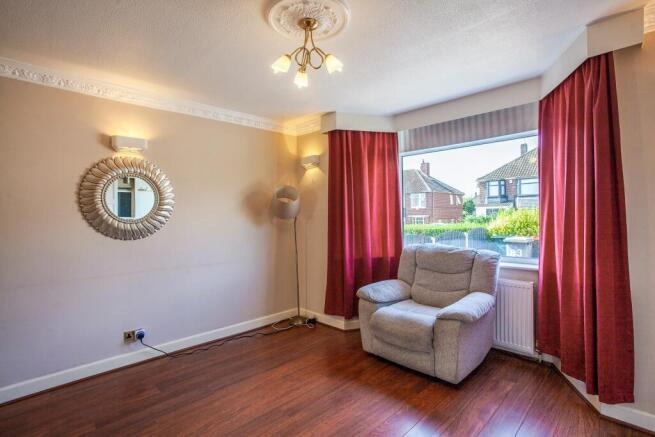 4 bed Semi-Detached for sale Image 5