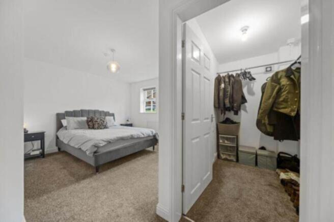 2 bed Apartment for sale Image 12