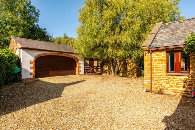 Garage/Driveway