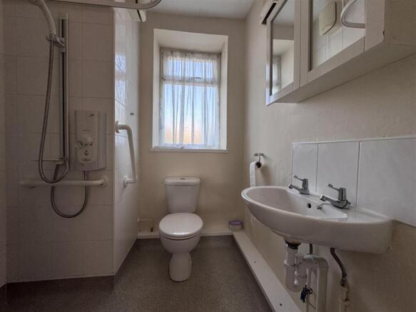 2 bed Terraced for sale Image 5