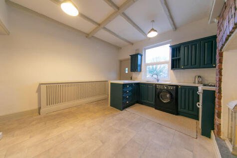 No. 5, Longfield Place, Poulton-le-Fylde, Lancs FY6 7DB