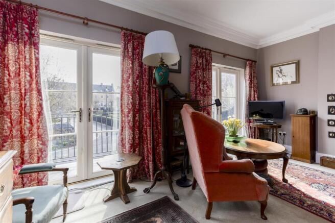 3 bed Town House for sale Image 11