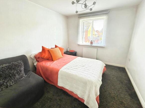 4 bed Semi-Detached for sale Image 11
