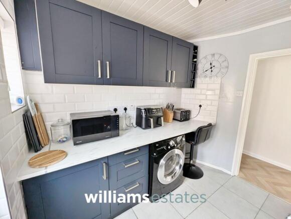 Roy Avenue, Prestatyn, LL19 photo 4