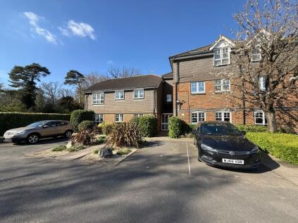 Colham Road, Uxbridge, UB8