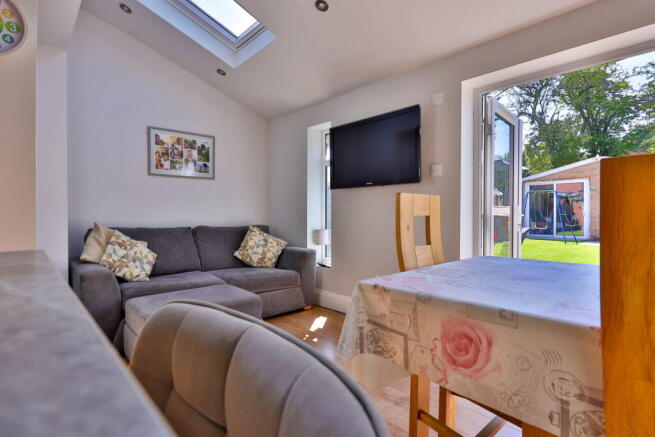 3 bed Semi-Detached for sale Image 7