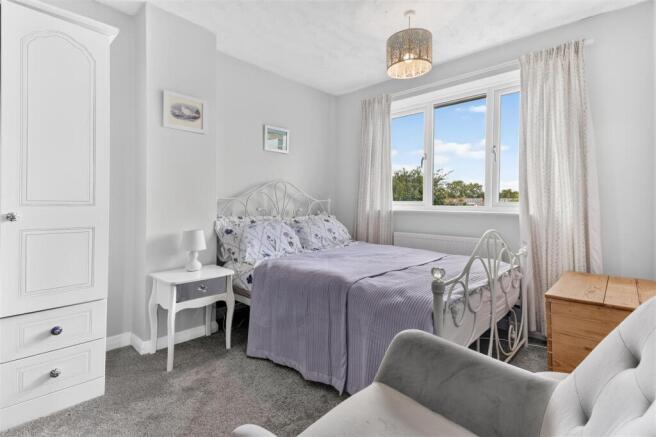 3 bed Semi-Detached for sale Image 10