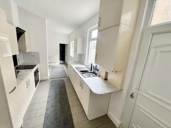 5 bed Terraced for sale Image 7