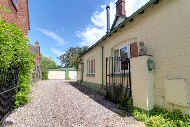 Driveway/Side Elevation