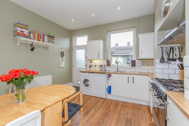 8427392-interior03.jpg