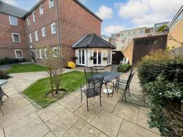 4, Rose Court, Gloucester Road, Littlehampton BN17 7EL