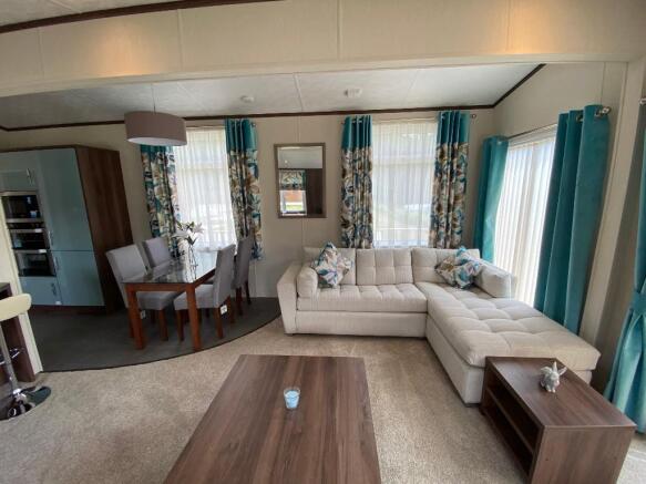 Lounge Side