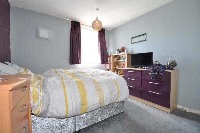 Bed1.JPG
