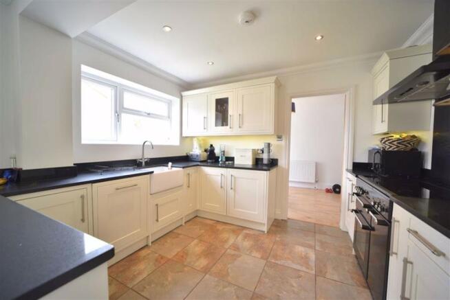 KITCHEN/BREAKFAST ROOM