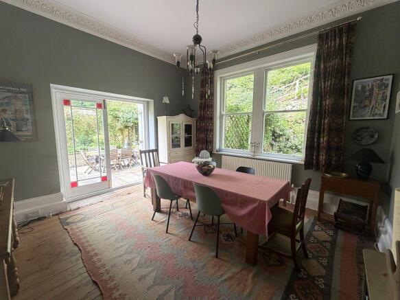5 bed Detached for sale Image 6