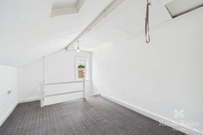 3 bed End of Terrace to rent Image 8