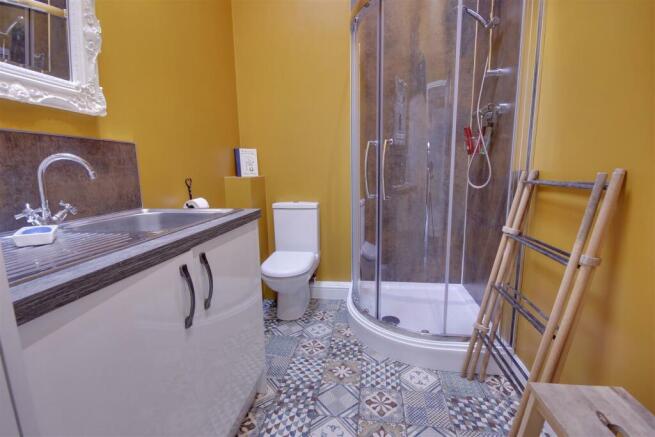 Utility/Shower Room