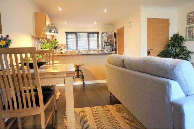 Lounge/Dining Room