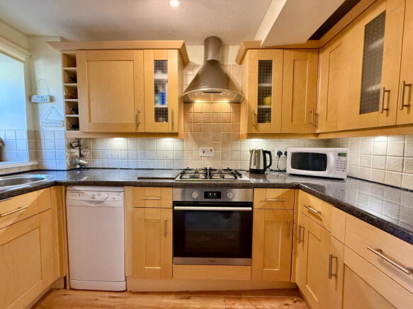 3 bed Apartment for sale Image 9