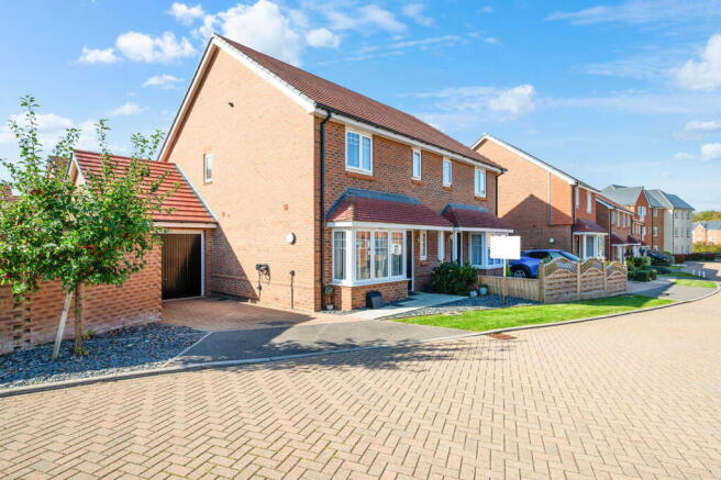 3-bed semi-detached on Edenbridge, TN8 6FQ, £475,000