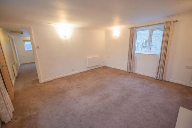 2 bed Apartment for sale Image 6
