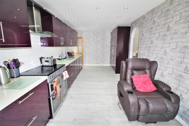 KITCHEN BREAKFAST ROOM