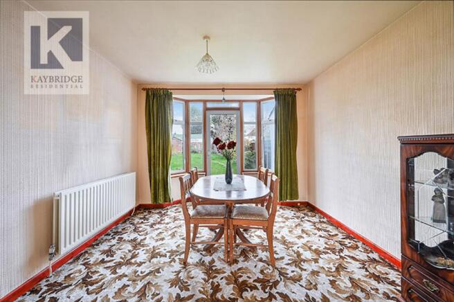 Walsingham Gardens, Epsom, KT19 photo 4