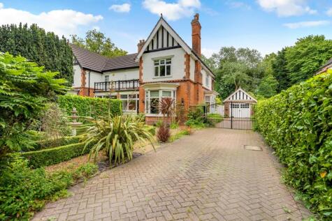 Fords Avenue, Healing, DN41