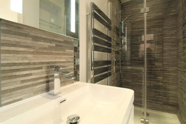 En Suite Shower Room