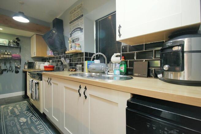 2 bed Terraced for sale Image 5