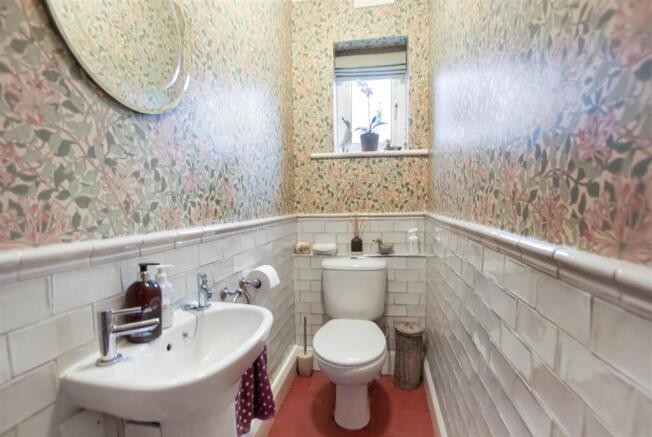 4 bed Detached for sale Image 10