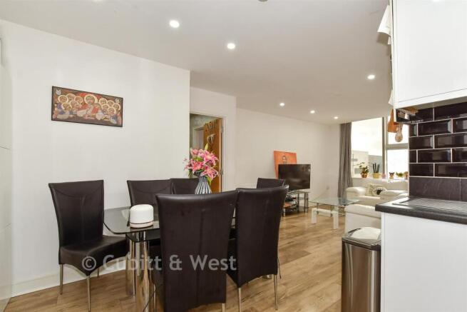 Lounge/Kitchen
