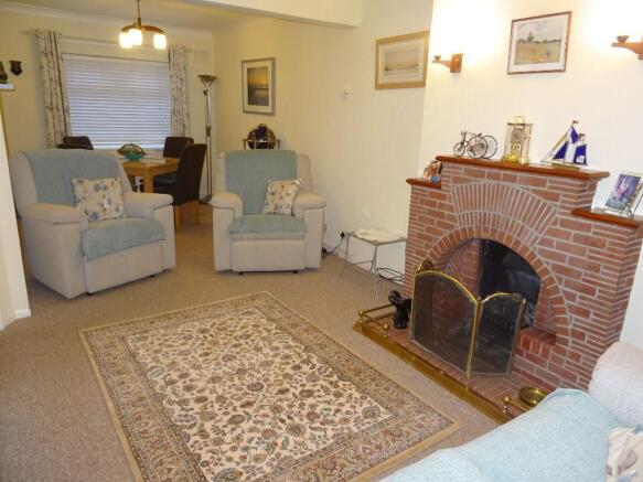 Lounge/Dining Room