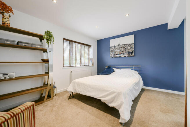 Guest Bedroom Fou...