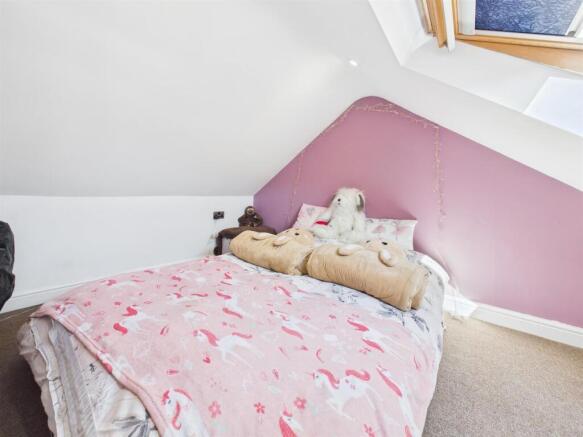 3 bed Semi-Detached Bungalow for sale Image 9